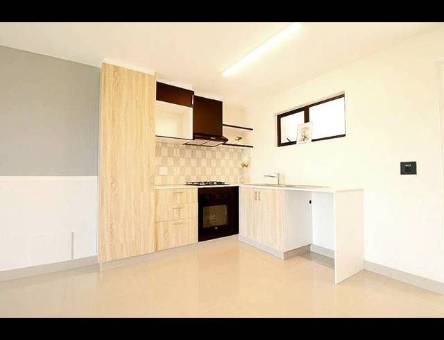 2 BEDROOM APARTMENT FOR SALE IN UMHLANGA RIDGE